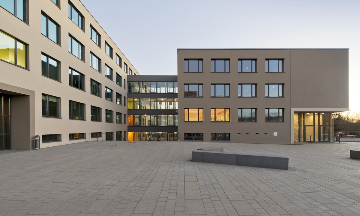 Copyright Michael Miltzow 2015 NOV8452-a.jpg